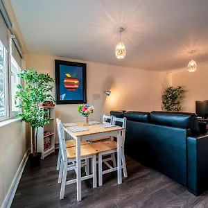 1 Bd In Historical W Close To Centre Apartment